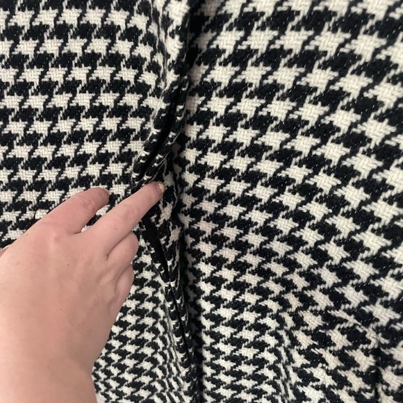 Banana Republic Y2K Wool Blend Black and White Houndstooth Jacket - Picture 4 of 8